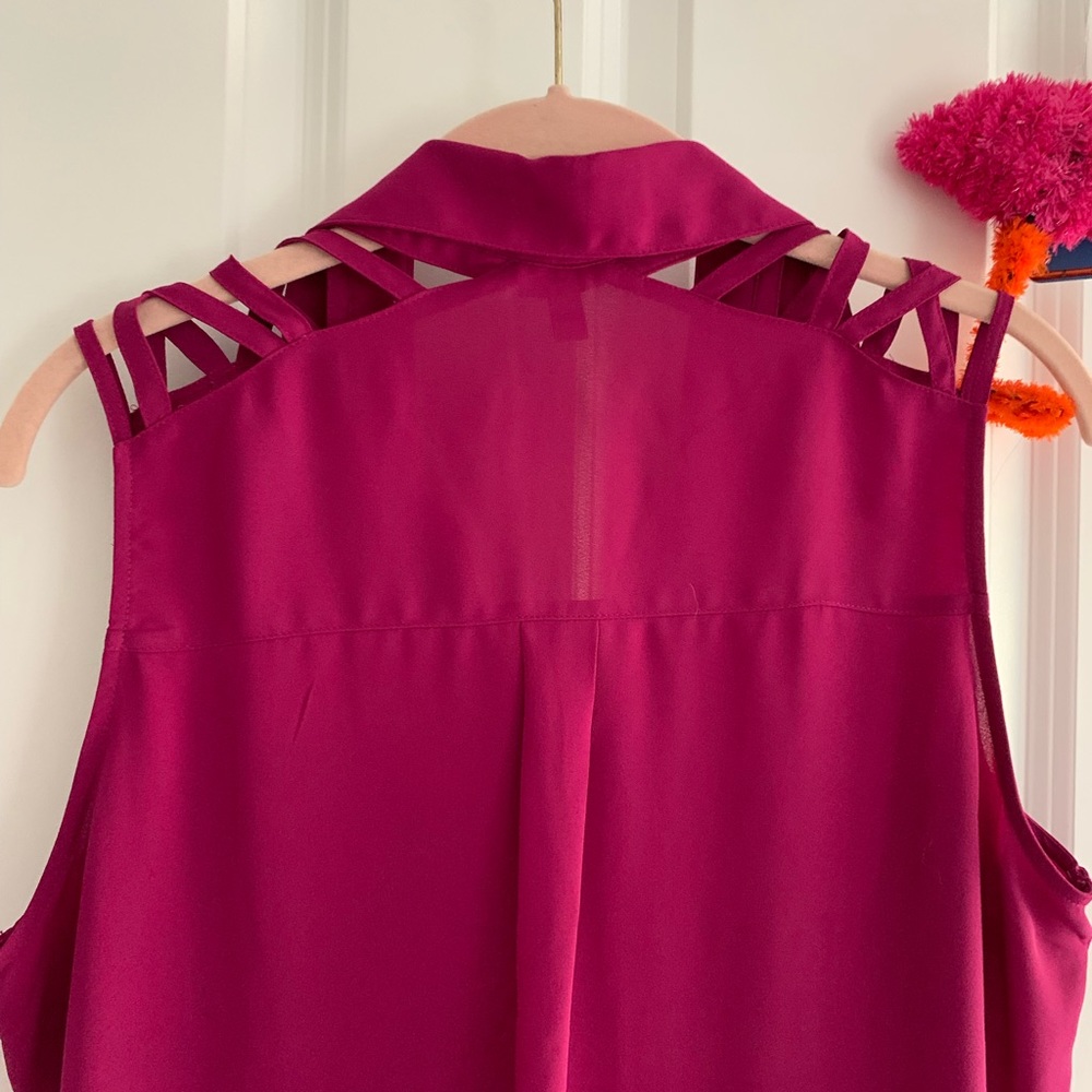 SOLD Express Portofino Shoulder Top - Picture 6 of 6